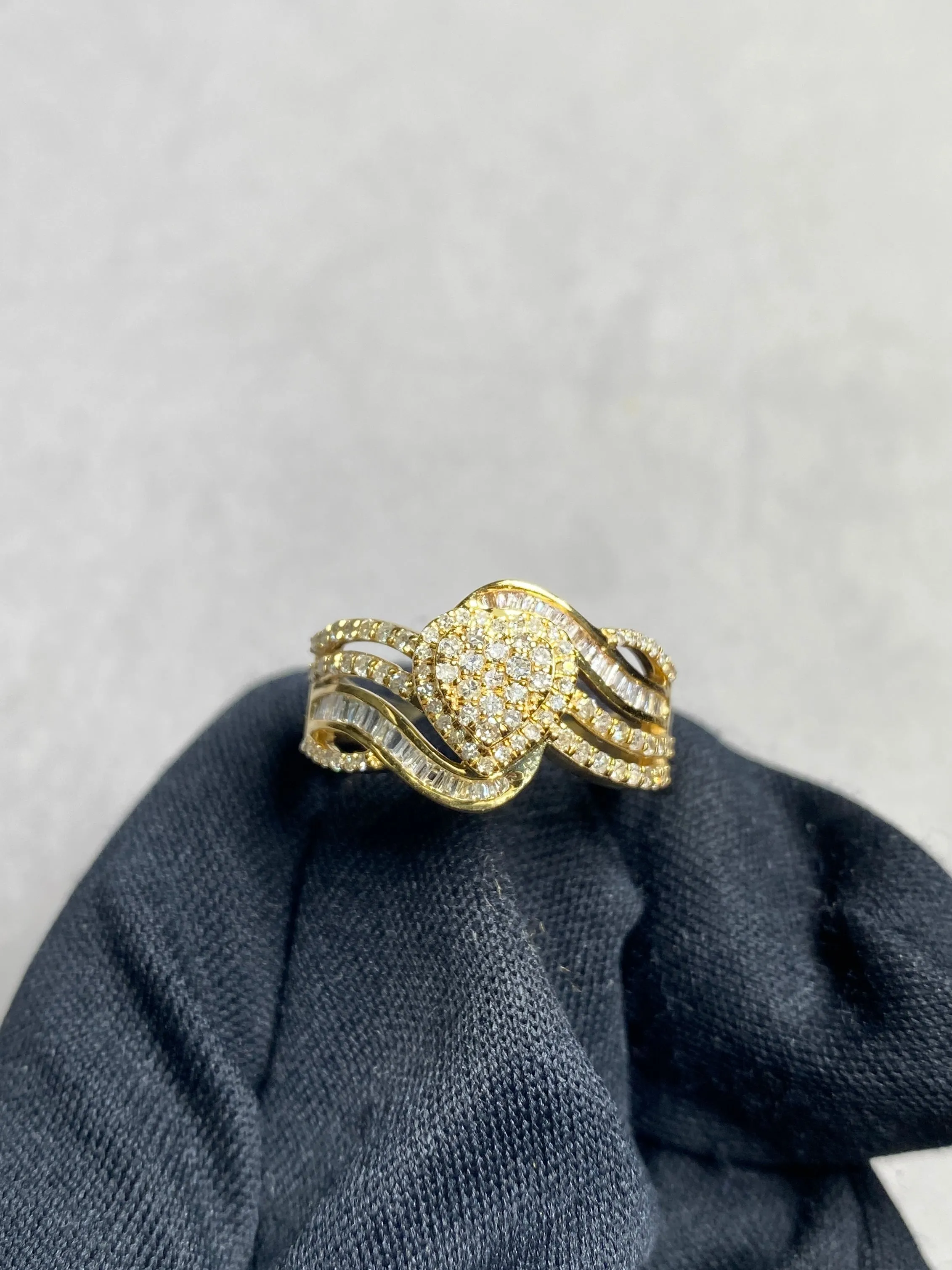 10K Elegant Heart Ring