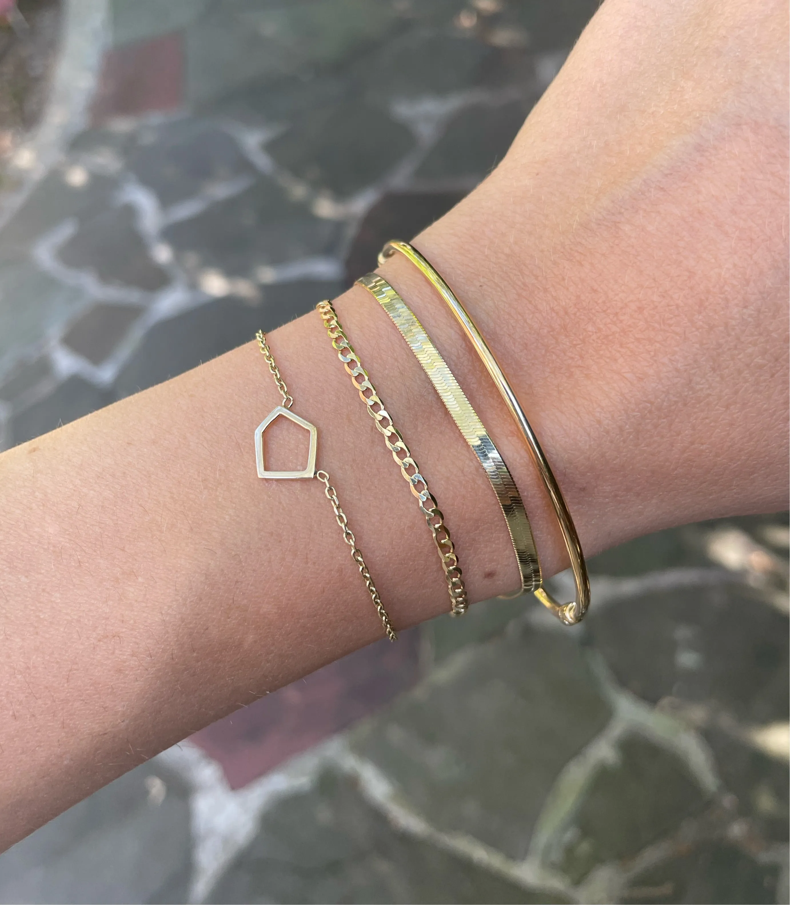 10kt Yellow Gold Herringbone bracelet