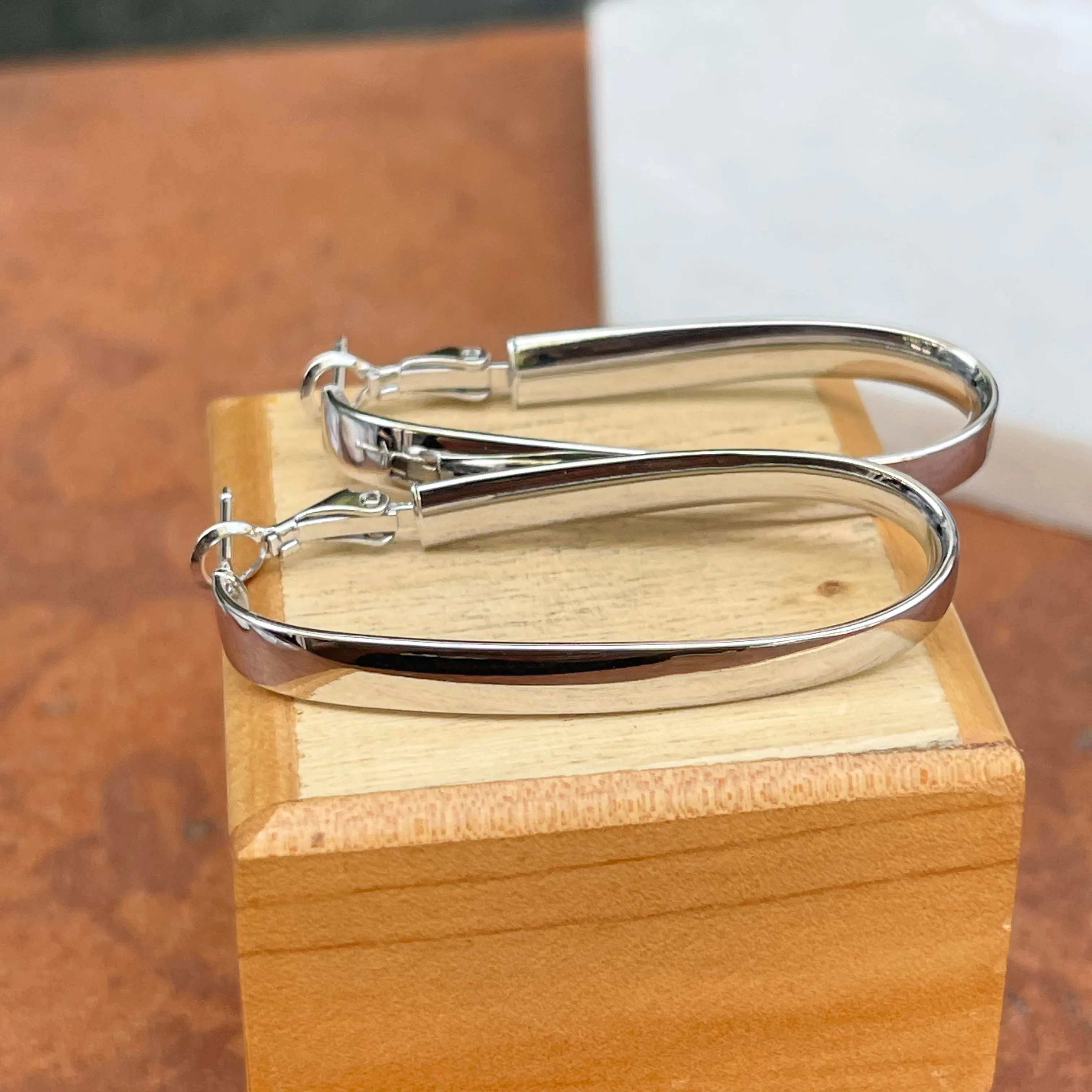 14KT White Gold Twist Oval Long Hoop Earrings 44.5mm