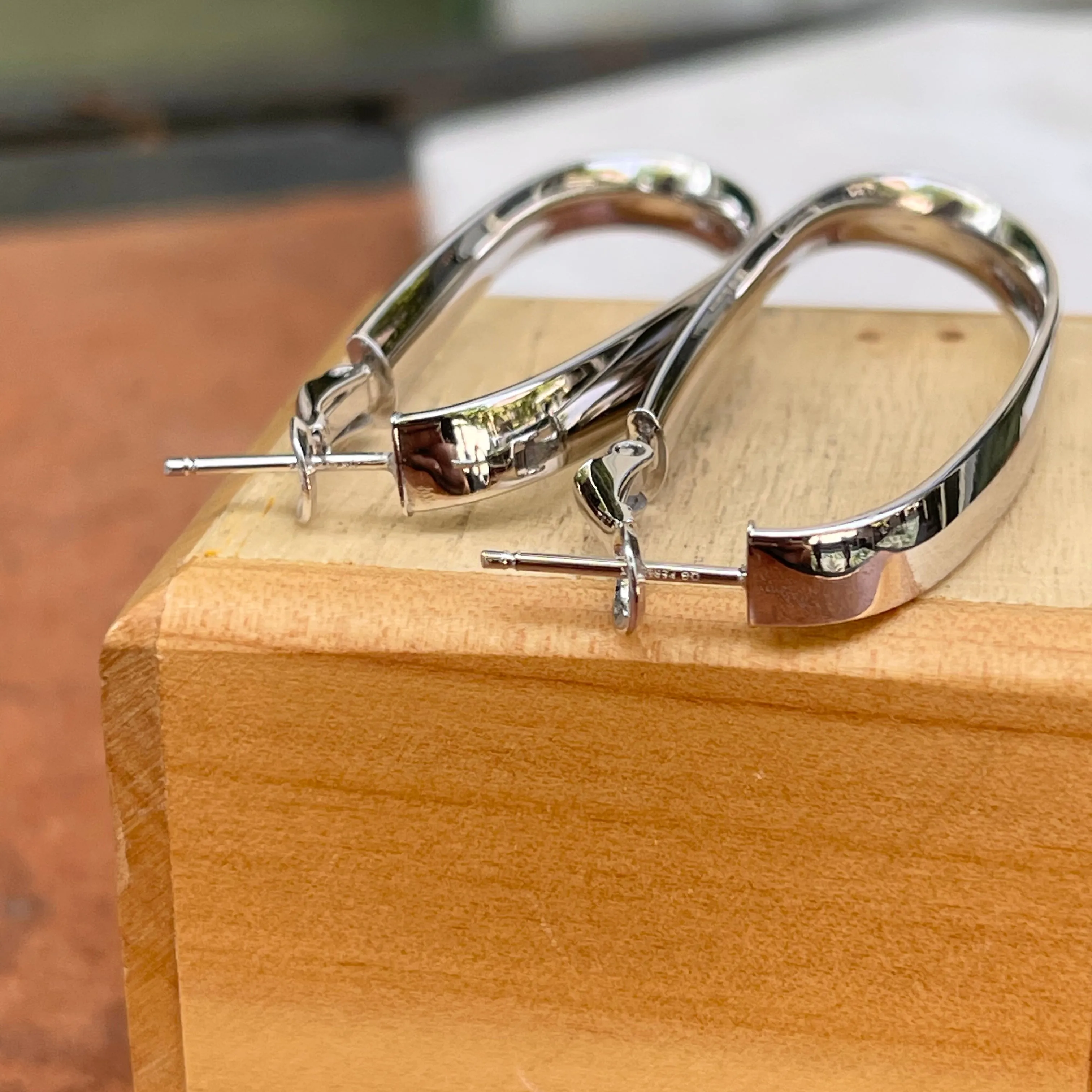 14KT White Gold Twist Oval Long Hoop Earrings 44.5mm