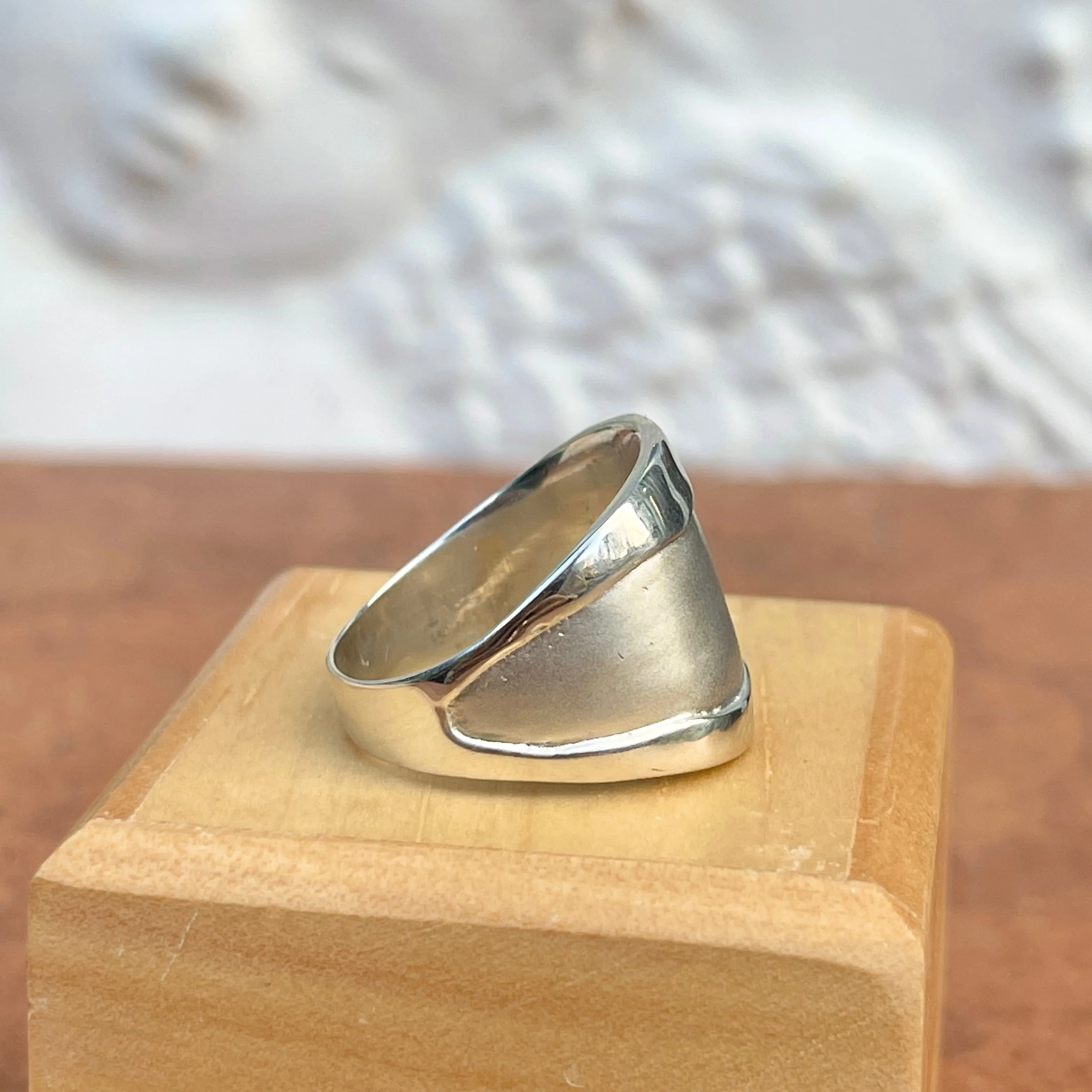 14KT White Gold Wide Artistic Polished   Matte Cigar Band Ring