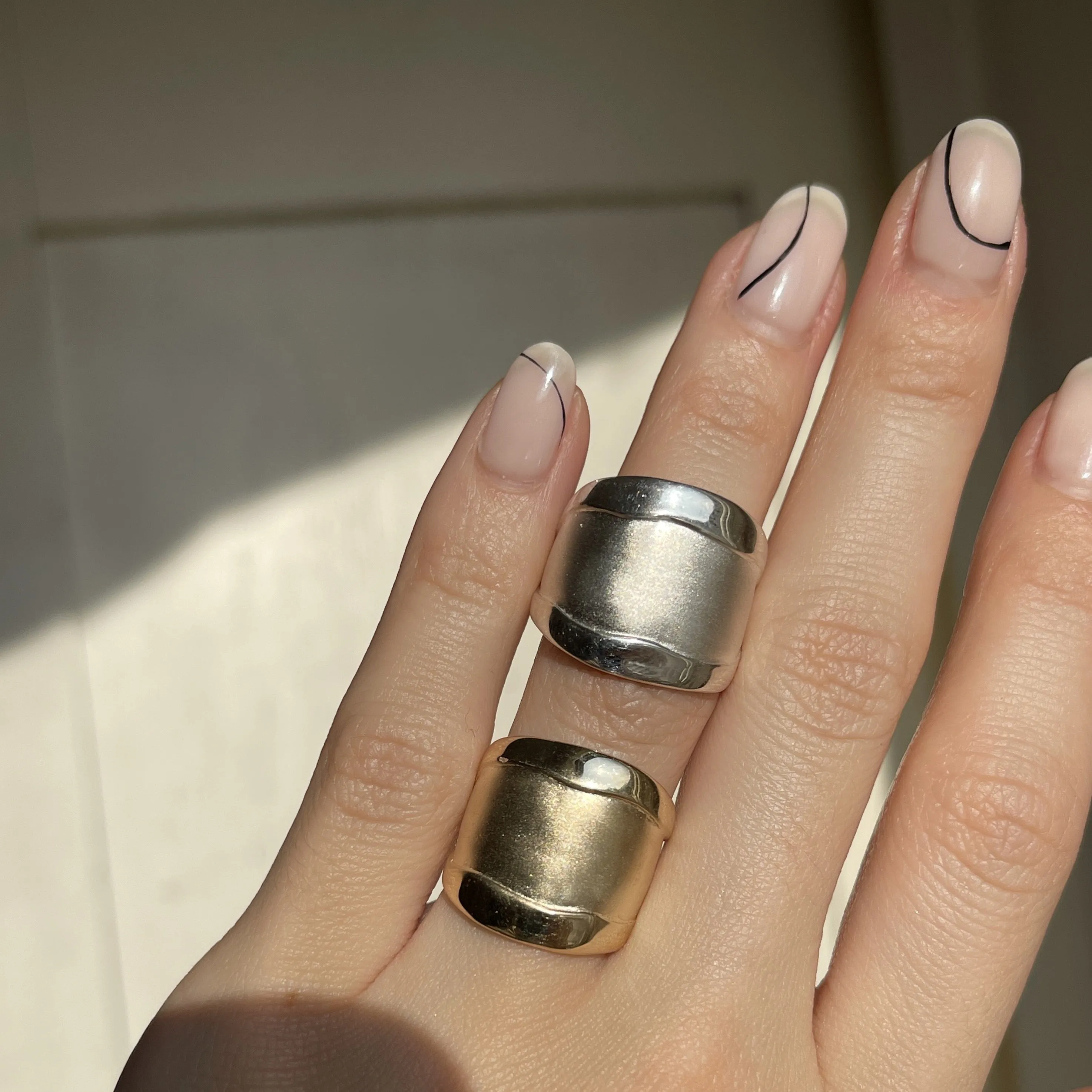 14KT White Gold Wide Artistic Polished   Matte Cigar Band Ring