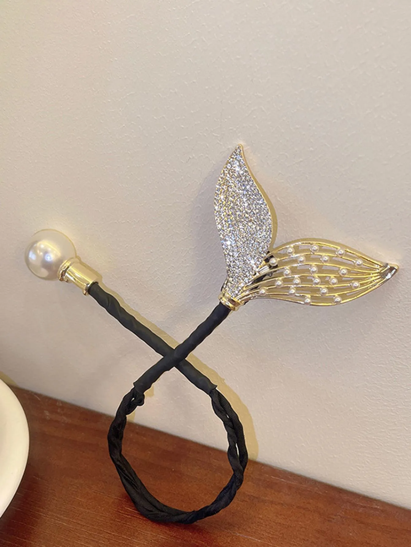 1pc Pearl & Rhinestone Fish Tail Decor Hair Tie