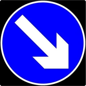 750mm square Directional Arrow Right - 610 - Rigid Plastic