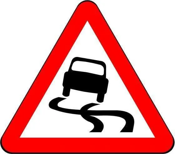 750mm Triangle - Slippery Road Surface Ahead - 557 - Rigid Plastic