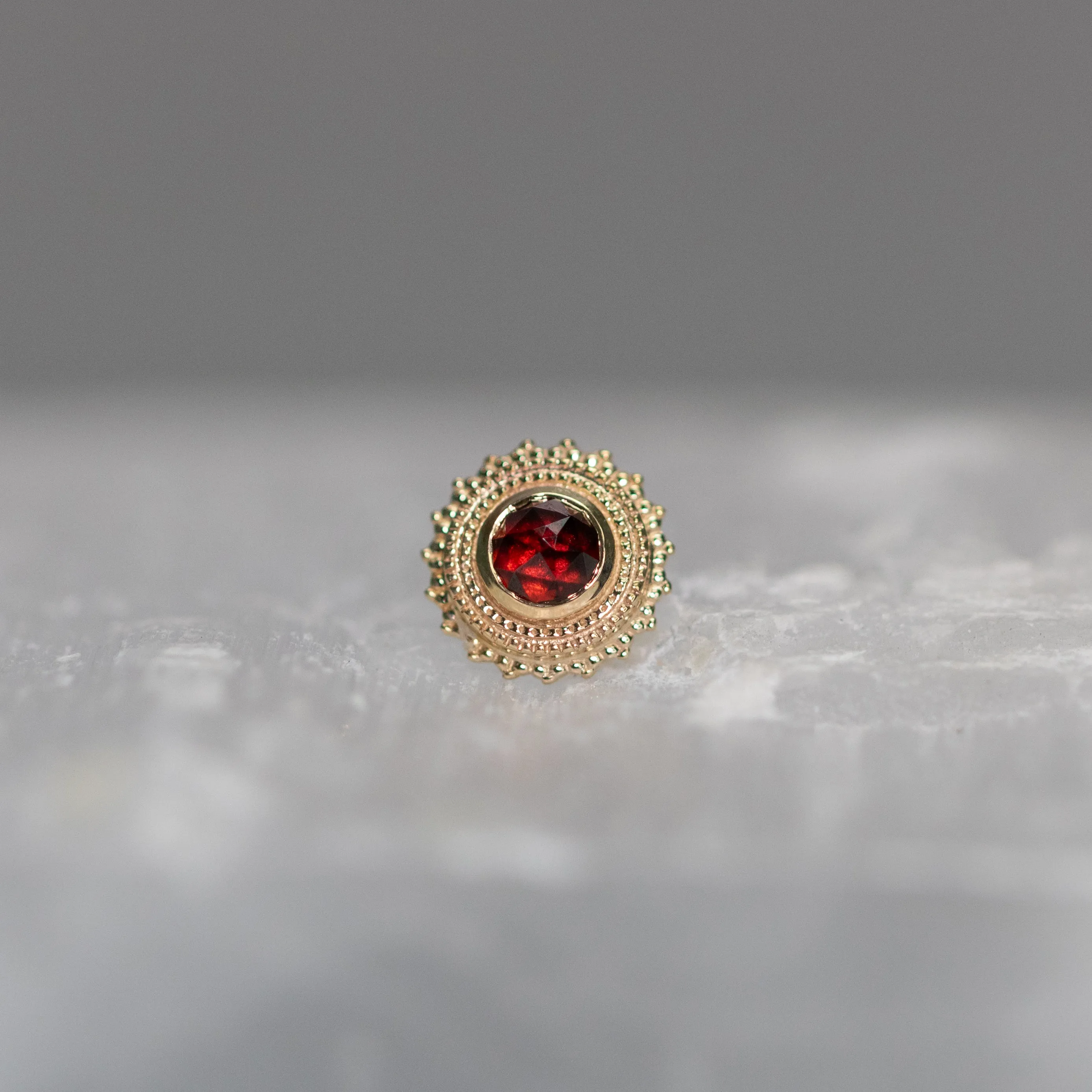 Afghan with Rose-Cut Garnet 18g/16g Threaded End