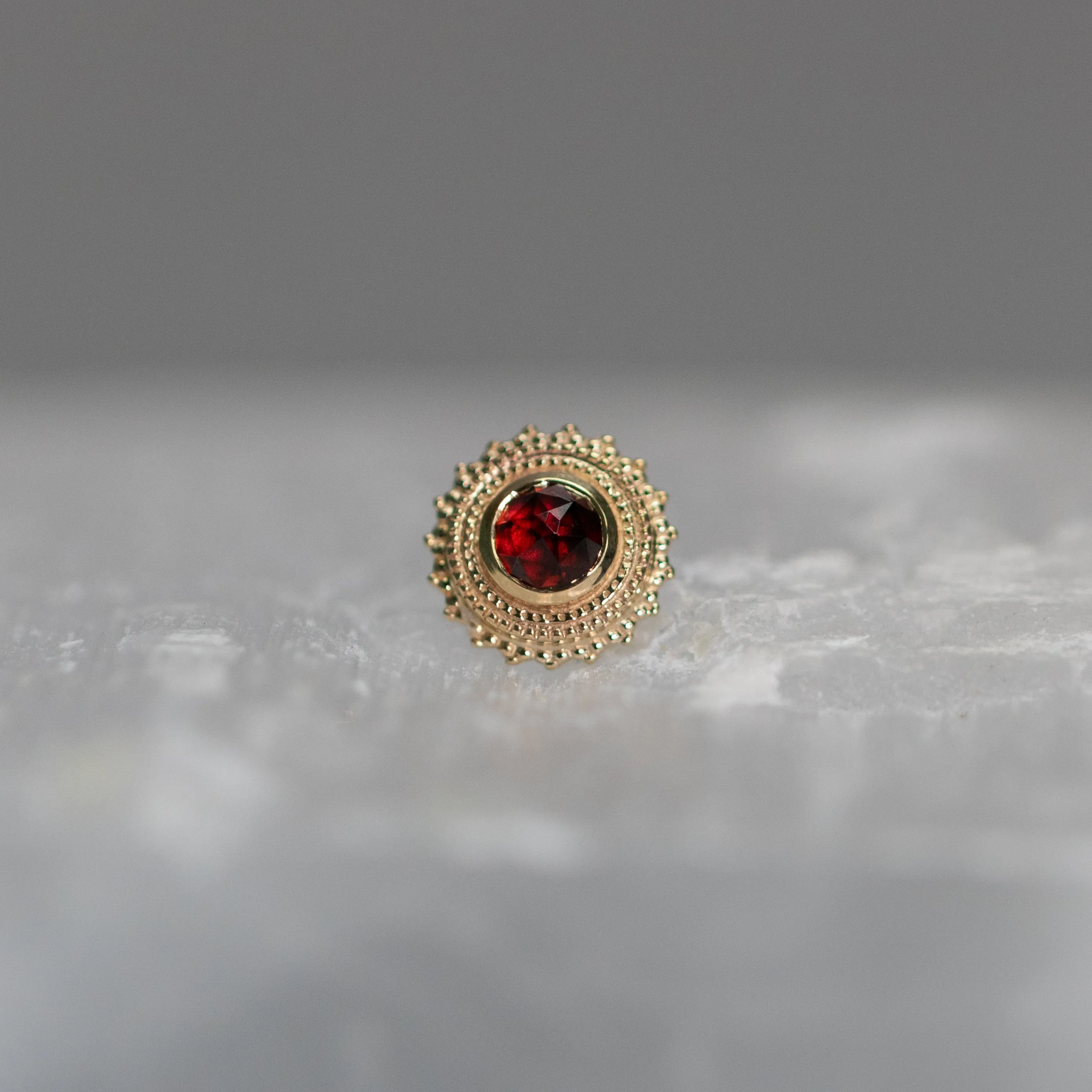 Afghan with Rose-Cut Garnet 18g/16g Threaded End