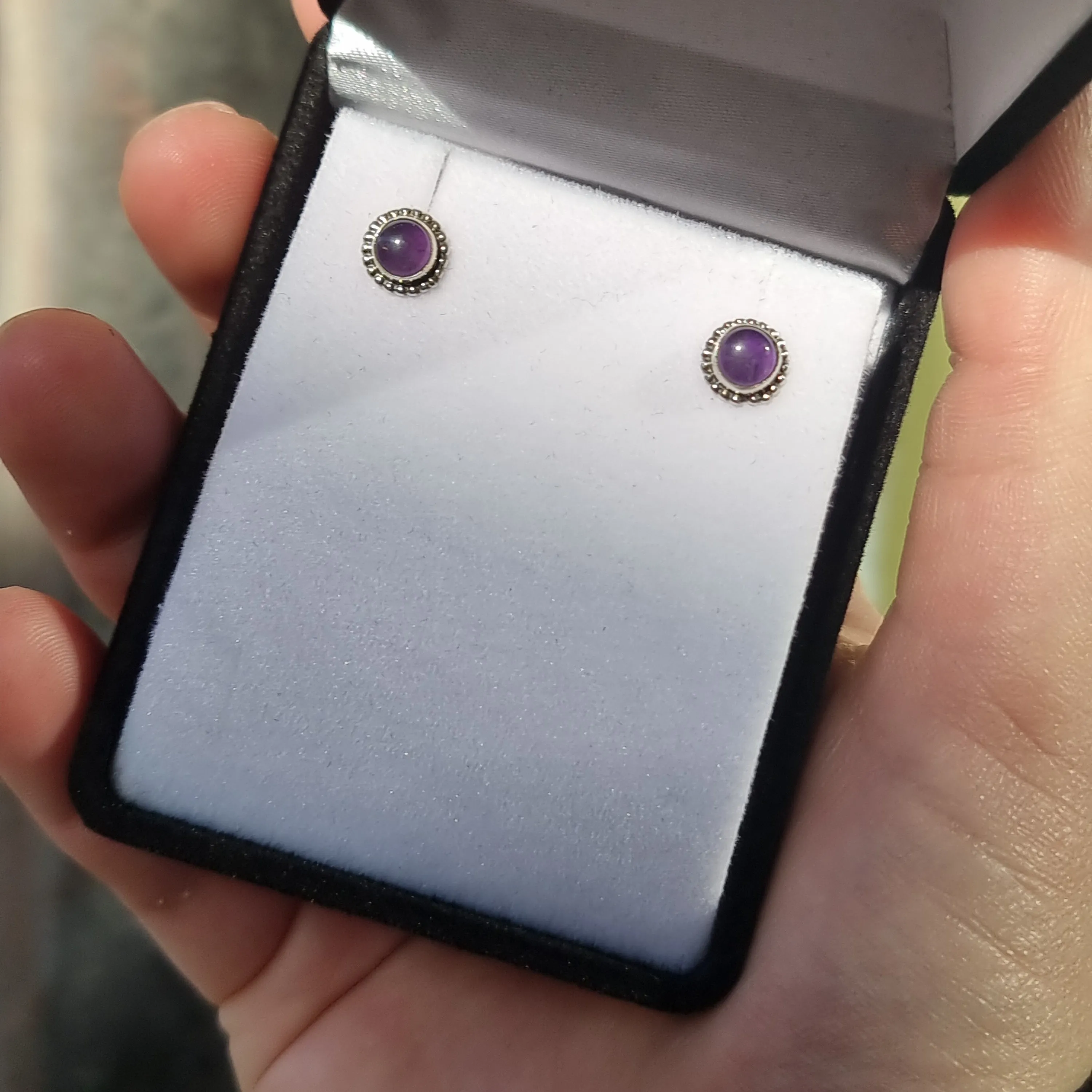 Amethyst studs