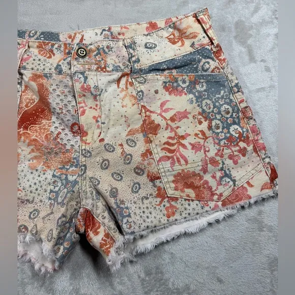 Anthropologie Pilcro The Wanderer Low Rise Ivory Block Print Style Shorts 31