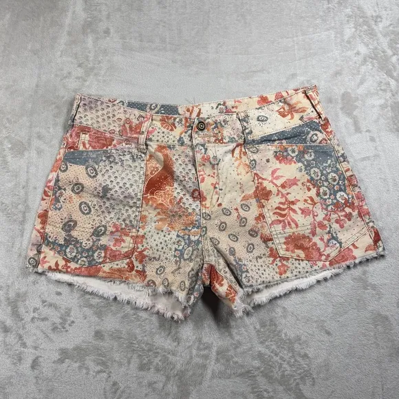 Anthropologie Pilcro The Wanderer Low Rise Ivory Block Print Style Shorts 31