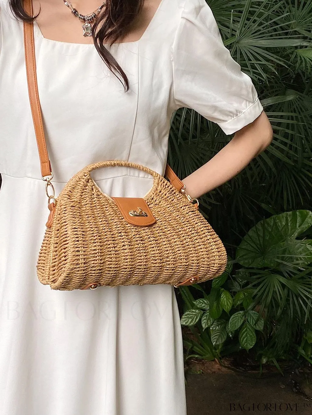 BagForLove - Straw Handbag with Metal Lock: Versatile, Trendy Womens Fashion Accessory