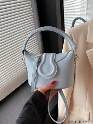 BagForLove - Stylish Flap Handbag: Adjustable Strap, Trendy Fashion Accessory