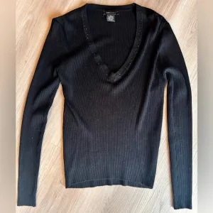 BCBGMAXAZRIA Elegant Black V-Neck Sweater -XL