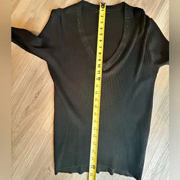 BCBGMAXAZRIA Elegant Black V-Neck Sweater -XL
