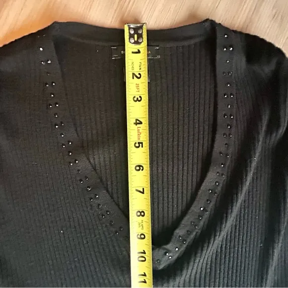 BCBGMAXAZRIA Elegant Black V-Neck Sweater -XL