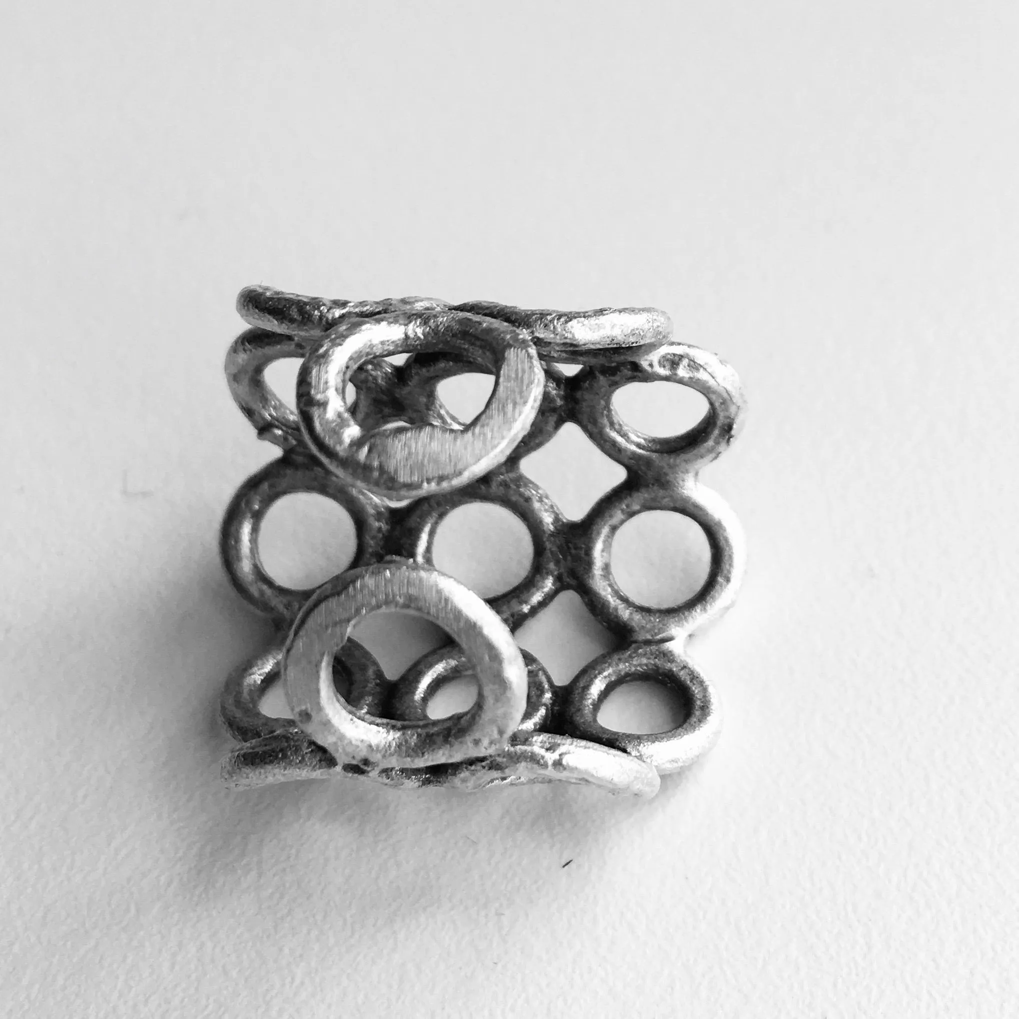 BDV TURKISH CIRCLE CUT OUT RING