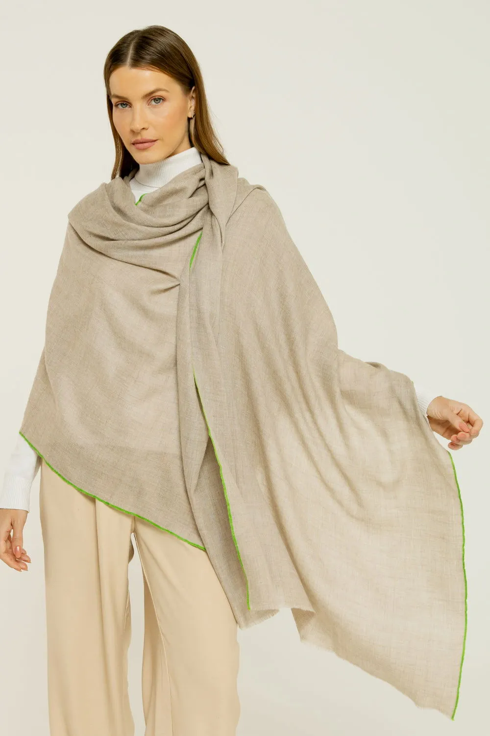 Cashmere Premium Unique areia detalhe verde