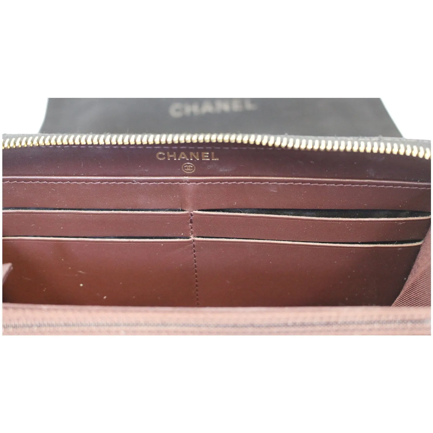 CHANEL Black Caviar Leather Zippy Wallet Black