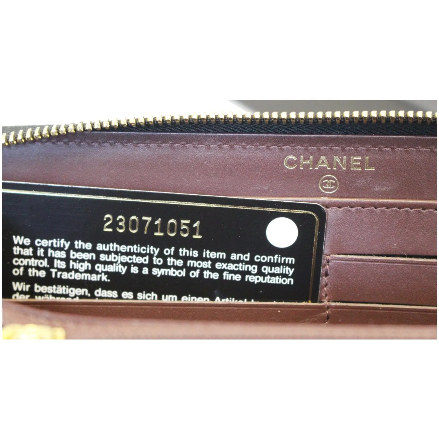 CHANEL Black Caviar Leather Zippy Wallet Black