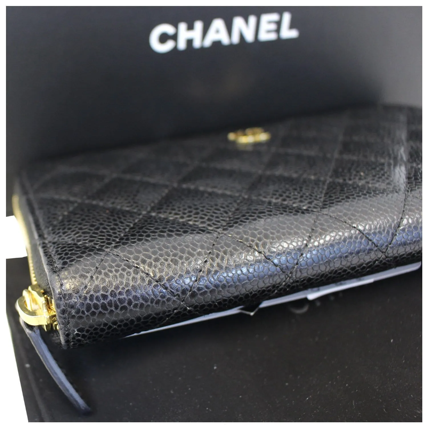 CHANEL Black Caviar Leather Zippy Wallet Black