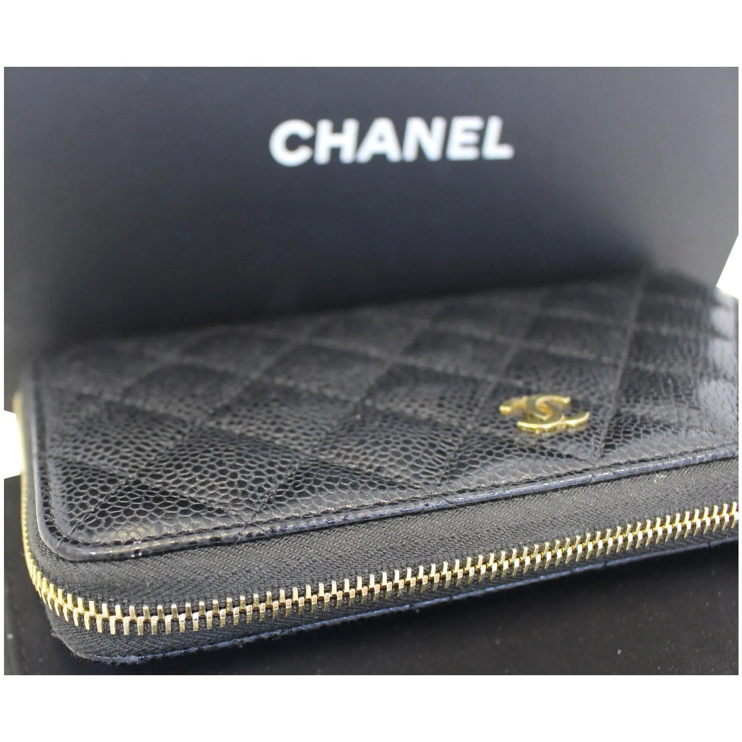 CHANEL Black Caviar Leather Zippy Wallet Black