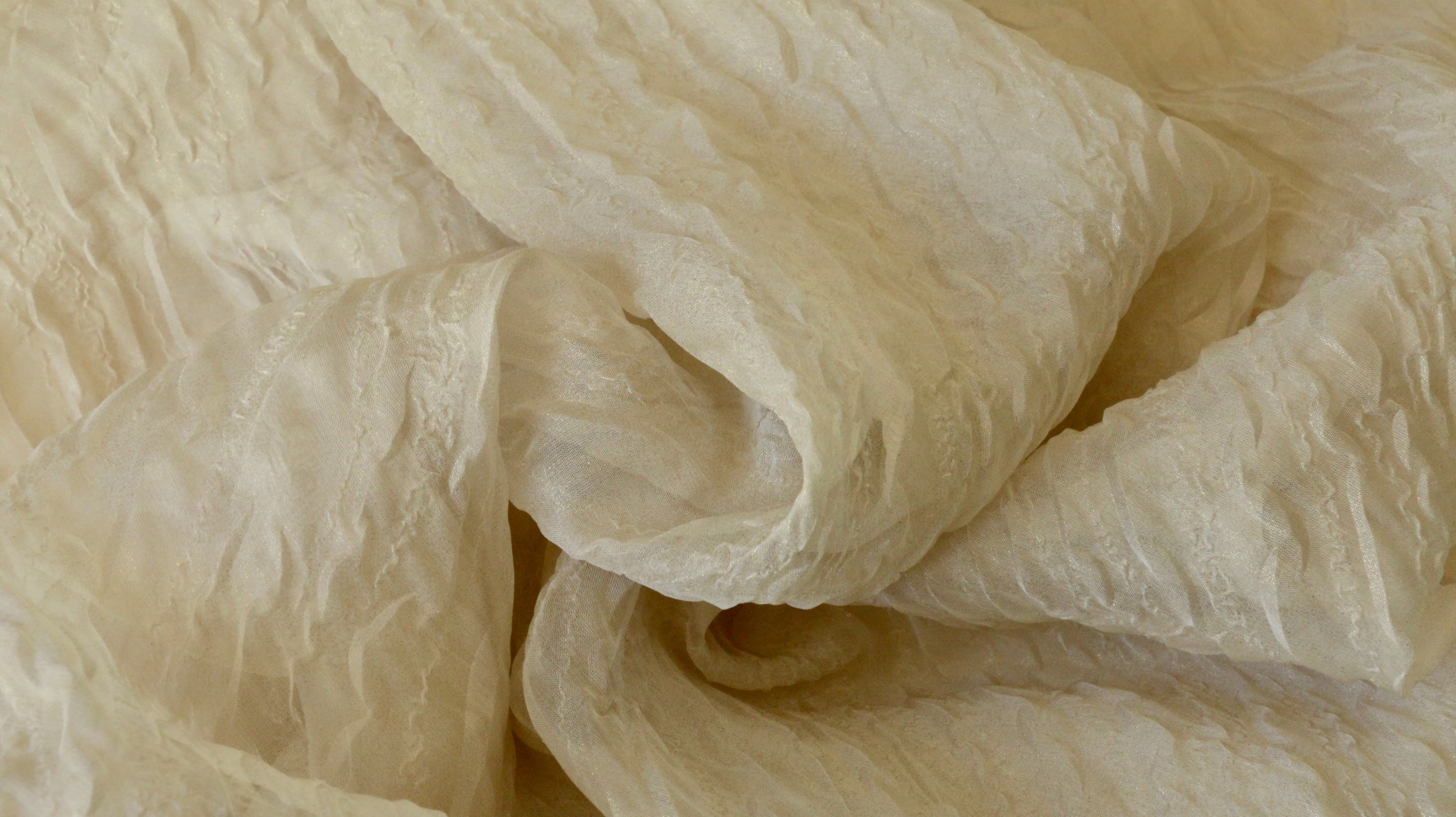 CHIFFON FABRIC - Crinkle effect - Gold shimmer