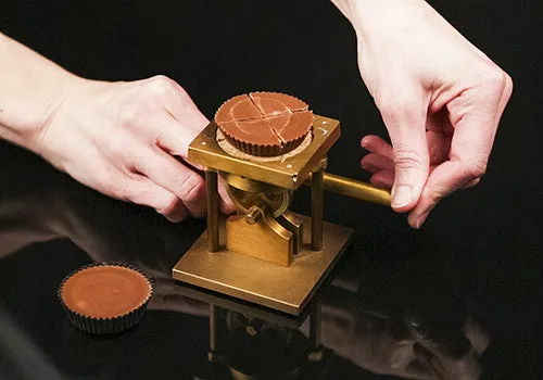 CHOCOLATE CUTTER