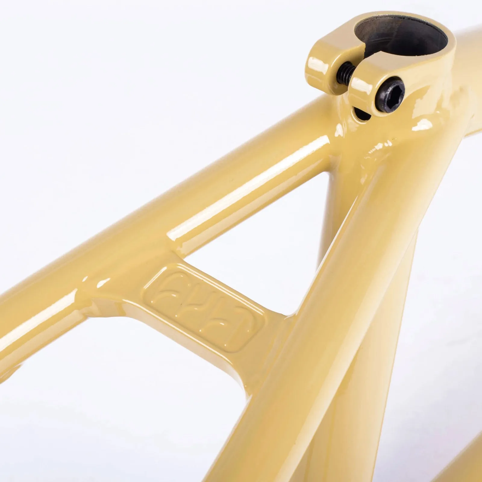 CULT DAK FRAME 21" SAND