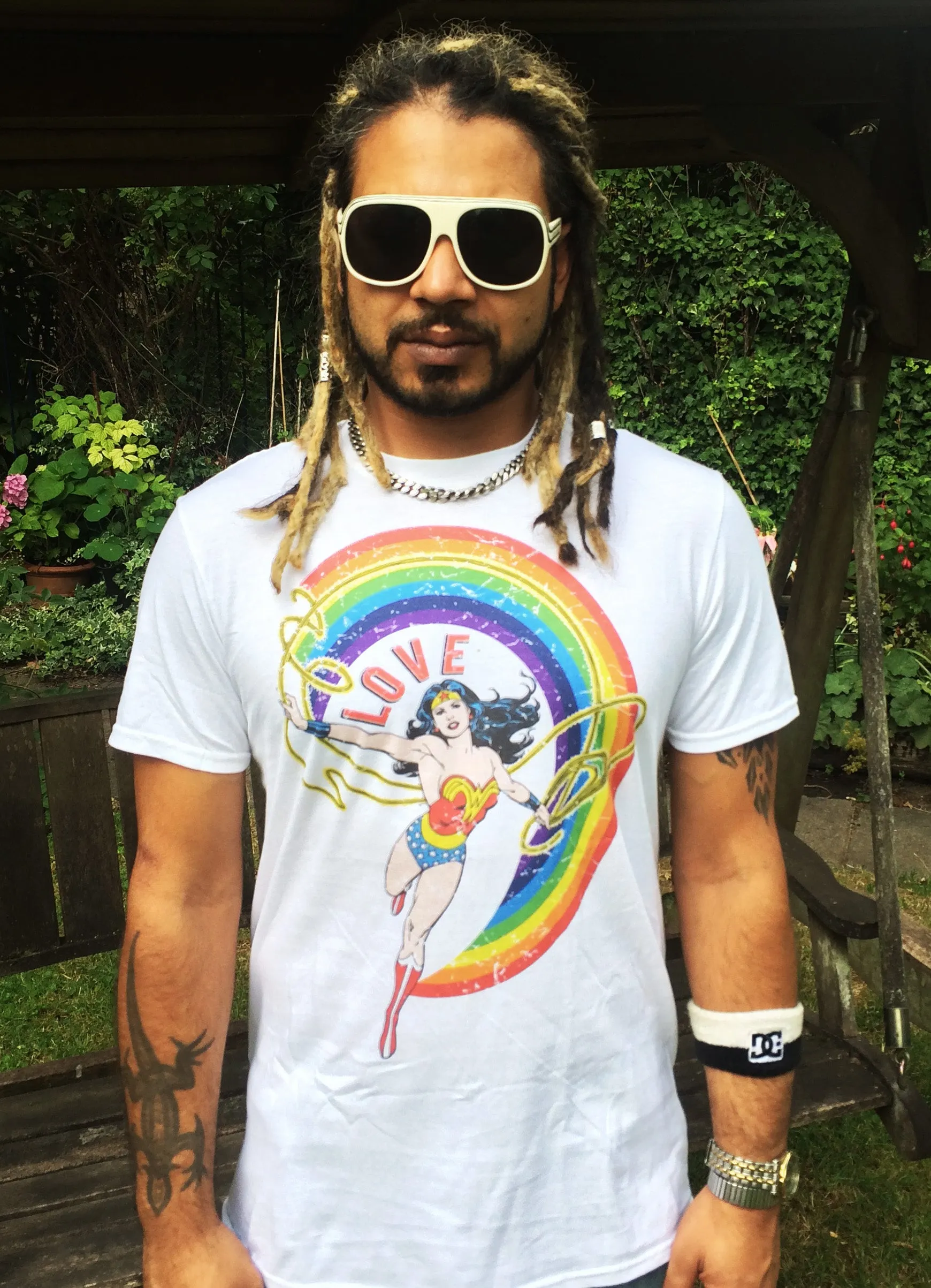 DC Comics Wonder Woman Rainbow Love Official Men's T-shirt (White)
