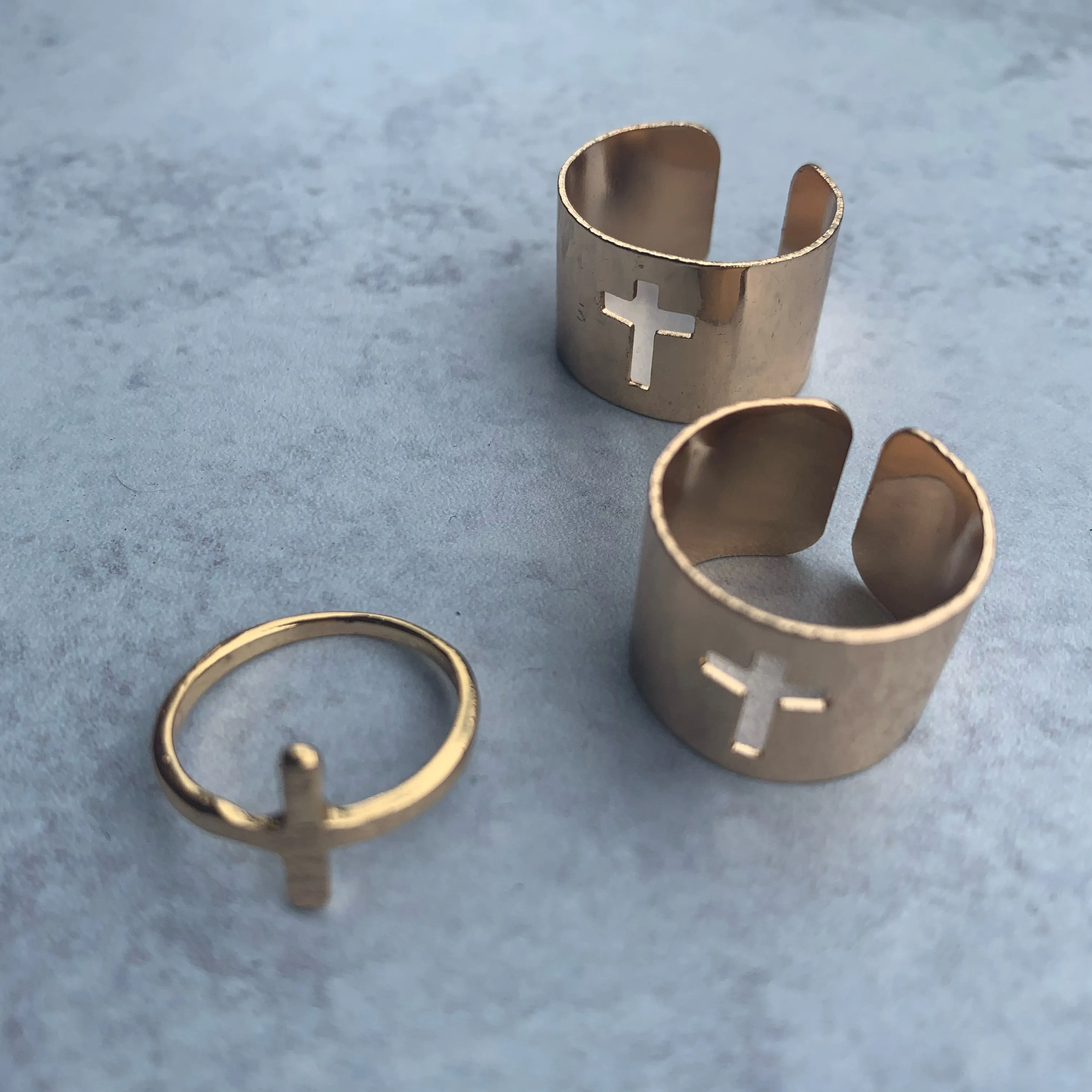 Dios mío Gold Sideways Cross Ring