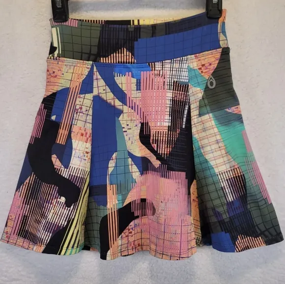 Dona Jo Fit Abstract Artsy Tennis Golf Pickleball Running Mini Par Skirt Skort