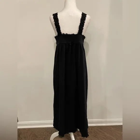 Elegant Black Lace Trim Nightgown