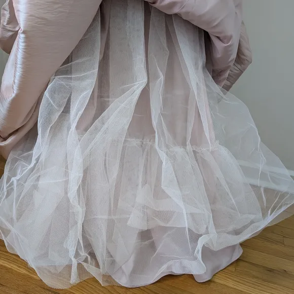Elegant Strapless Gown in Shimmering Champagne