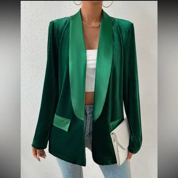 Elegant velvet blazer