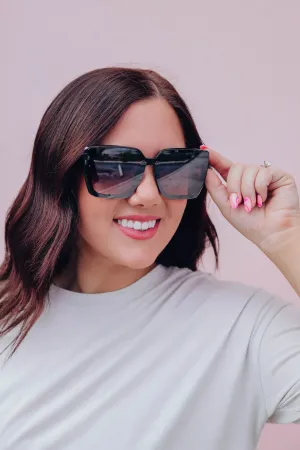Ellure Square Sunglasses - Black