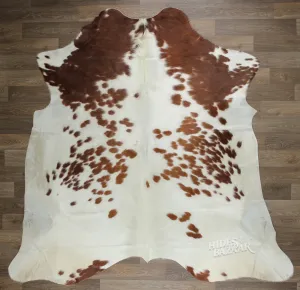 Exotic Cowhides rug (Size 6'7'' x  7'0'') HB3057