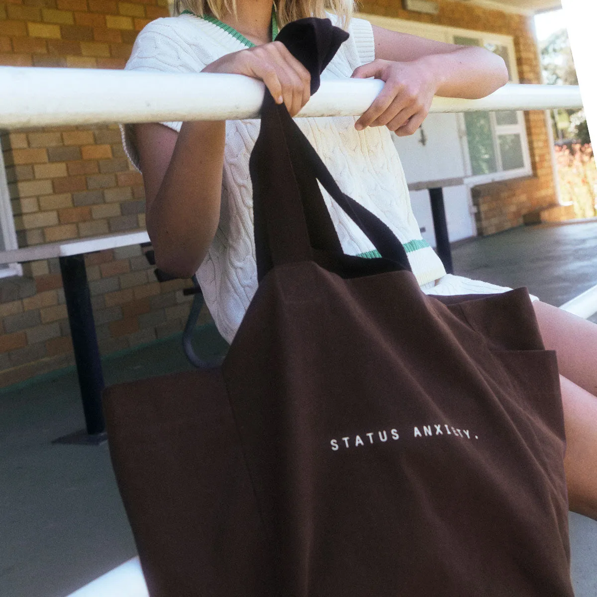Knees Deep Bag - Bark