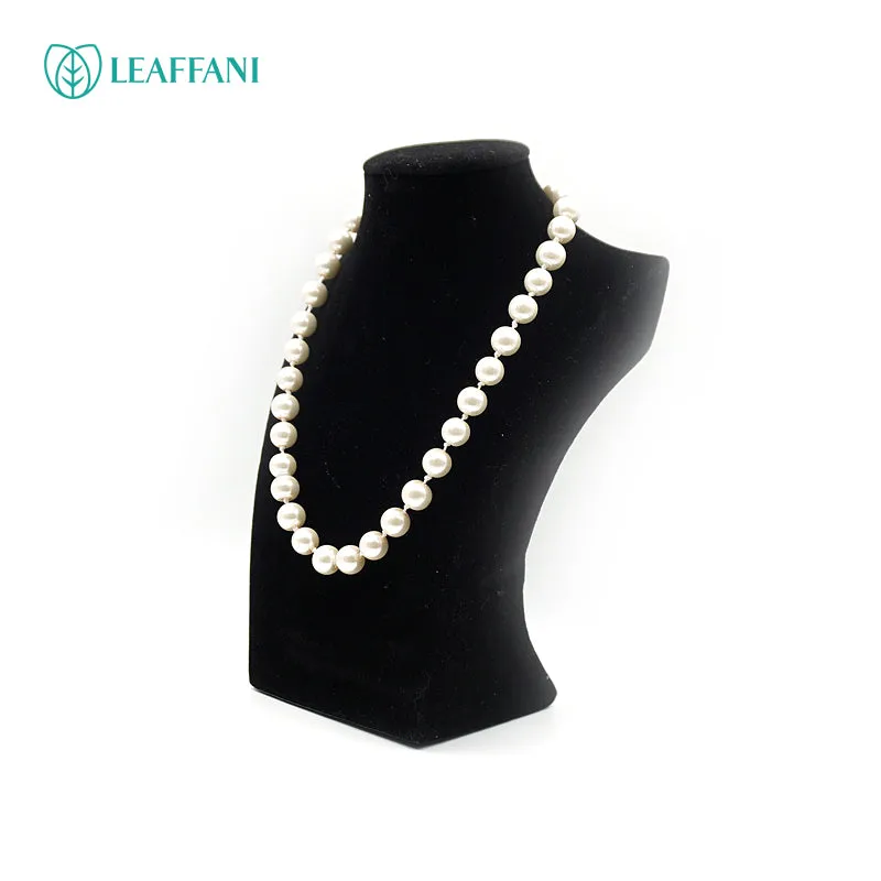Leaffani Elegant Pearl necklace
