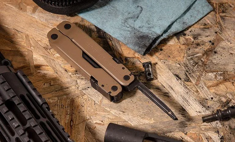 Leatherman SUPER TOOL 300M - Black