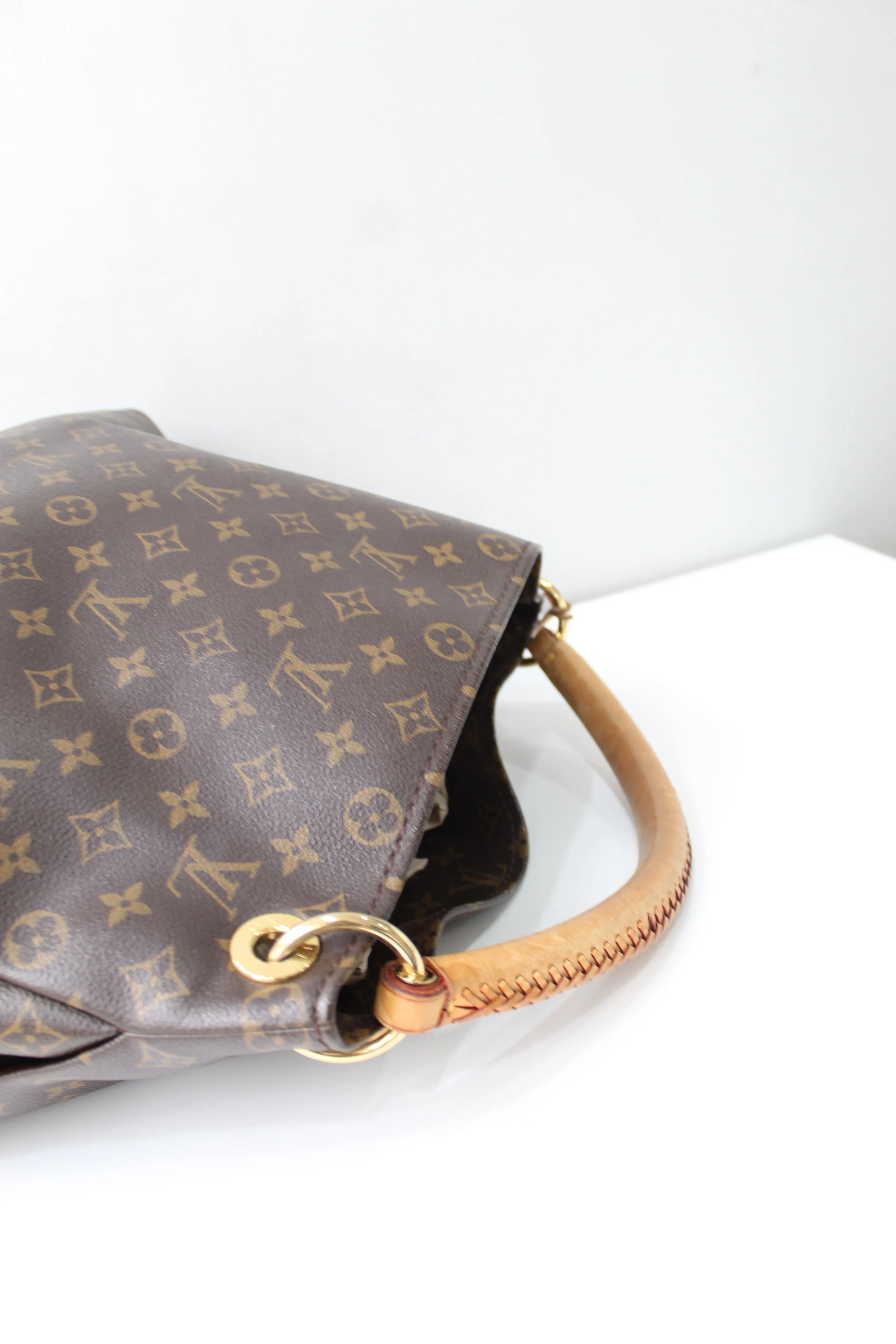 Louis Vuitton Artsy MM