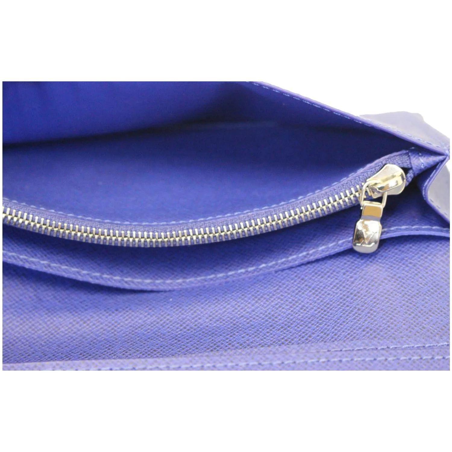 LOUIS VUITTON Brazza Taiga Leather Bifold Wallet Blue