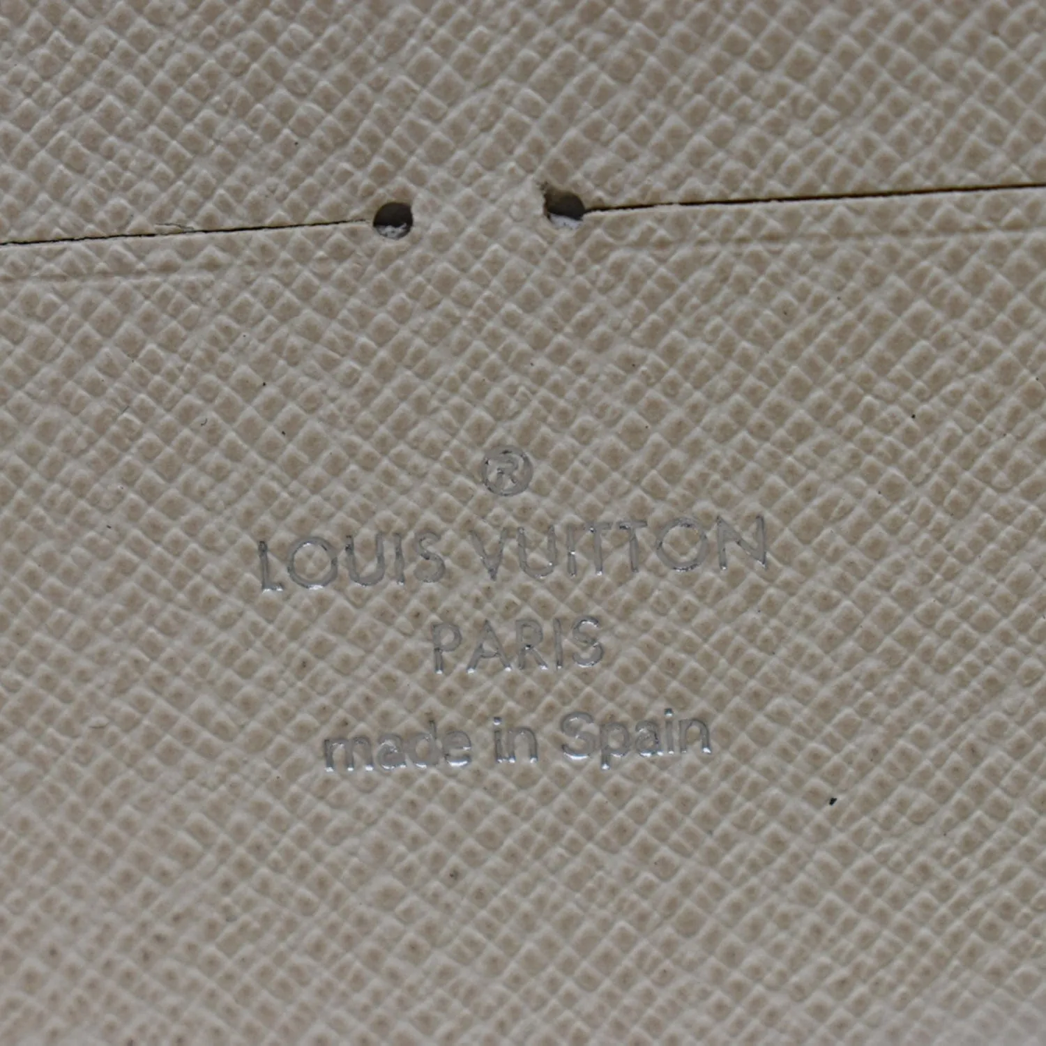 LOUIS VUITTON Epi Leather Zippy Wallet Ivory