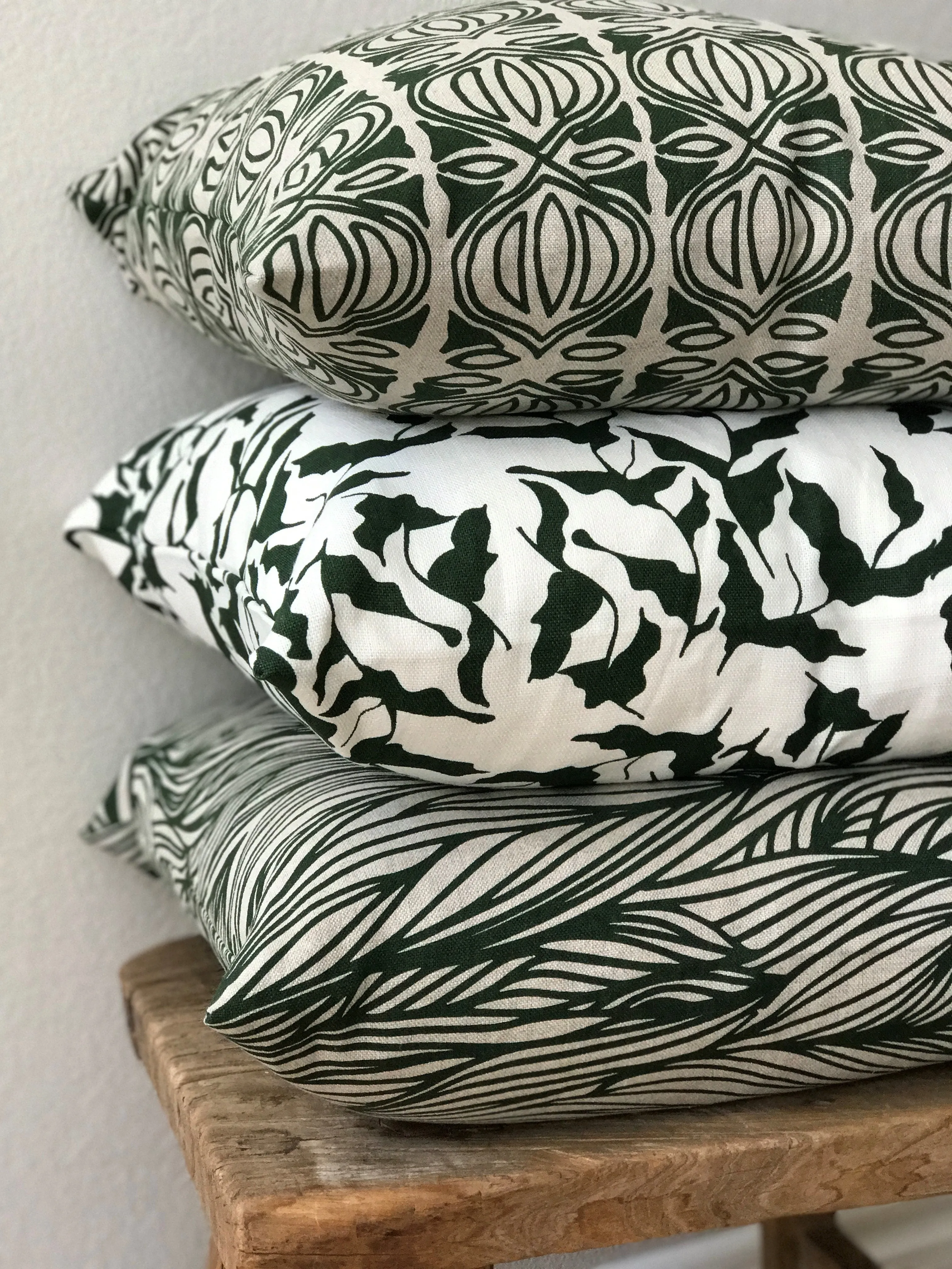 Mer Fabric Emerald on Oyster