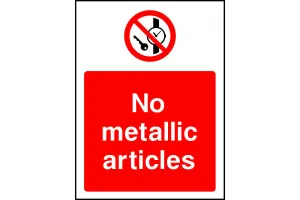 No metallic articles prohibition safety sign