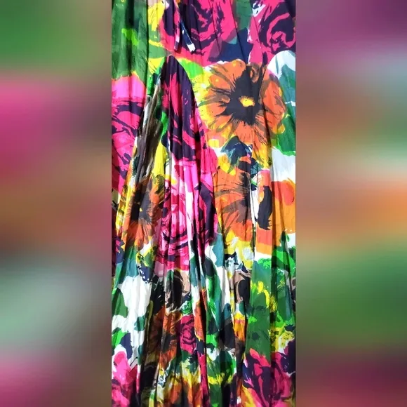 Olivia and Grace Floral Boho Fluffy Maxi Skirt size Medium