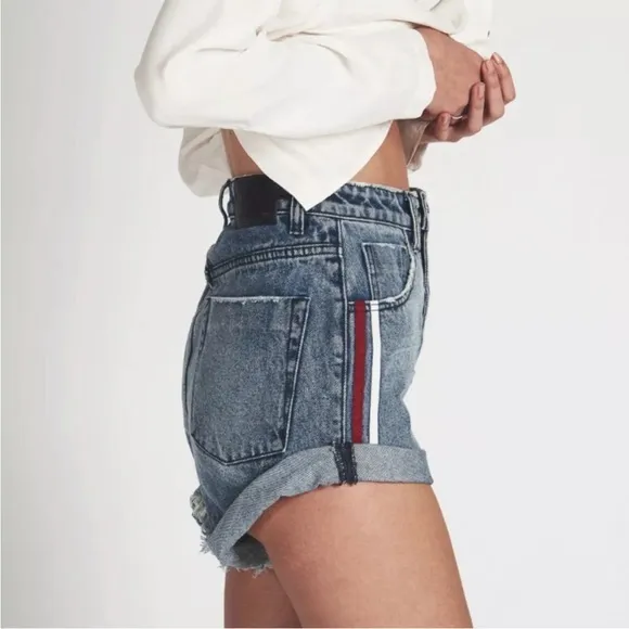 ONE X ONE TEASPOON Bandits High Waisted Slim Fit Cuffed Hem Denim Short Sz 27