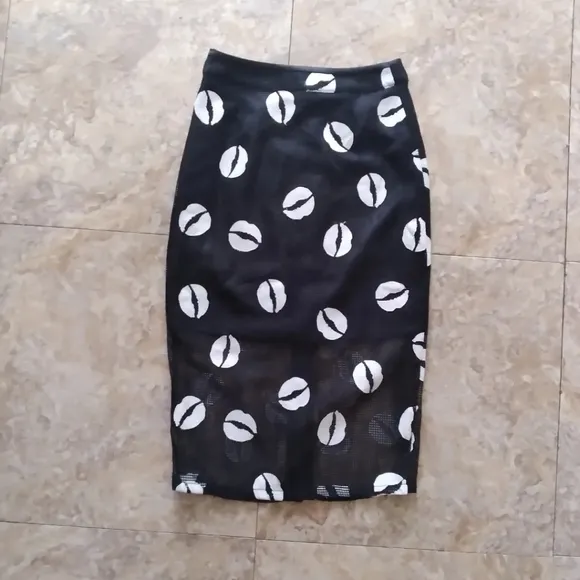 Prase Black &amp; White Lip print skirt, size Small