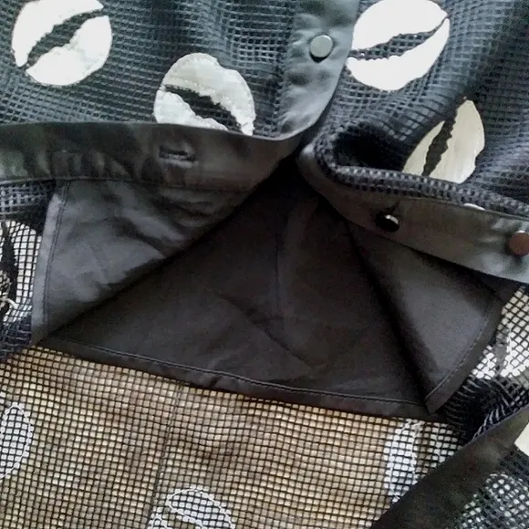 Prase Black &amp; White Lip print skirt, size Small