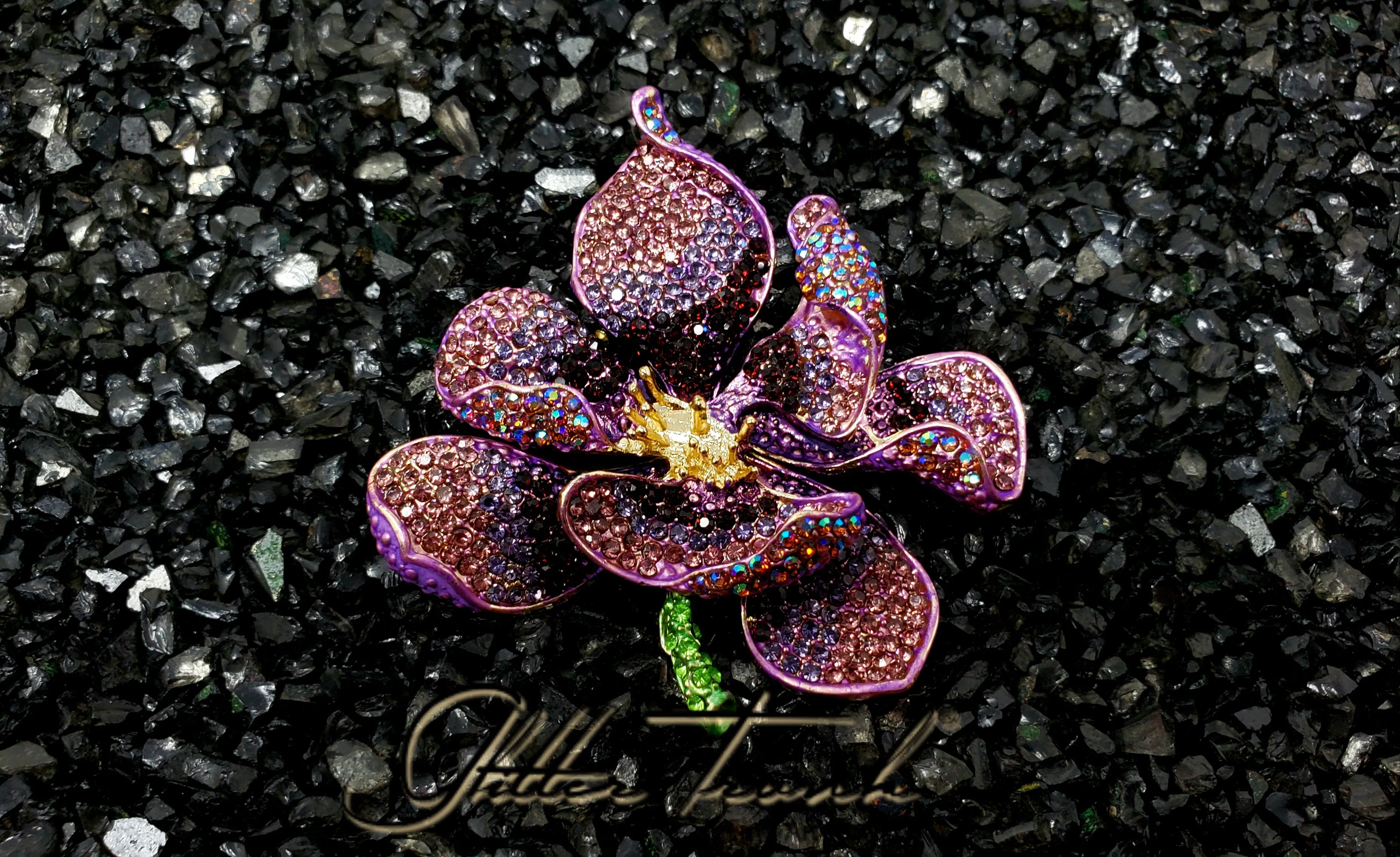 Preorder Issa Transition Necklace with Premium Orchid Pin
