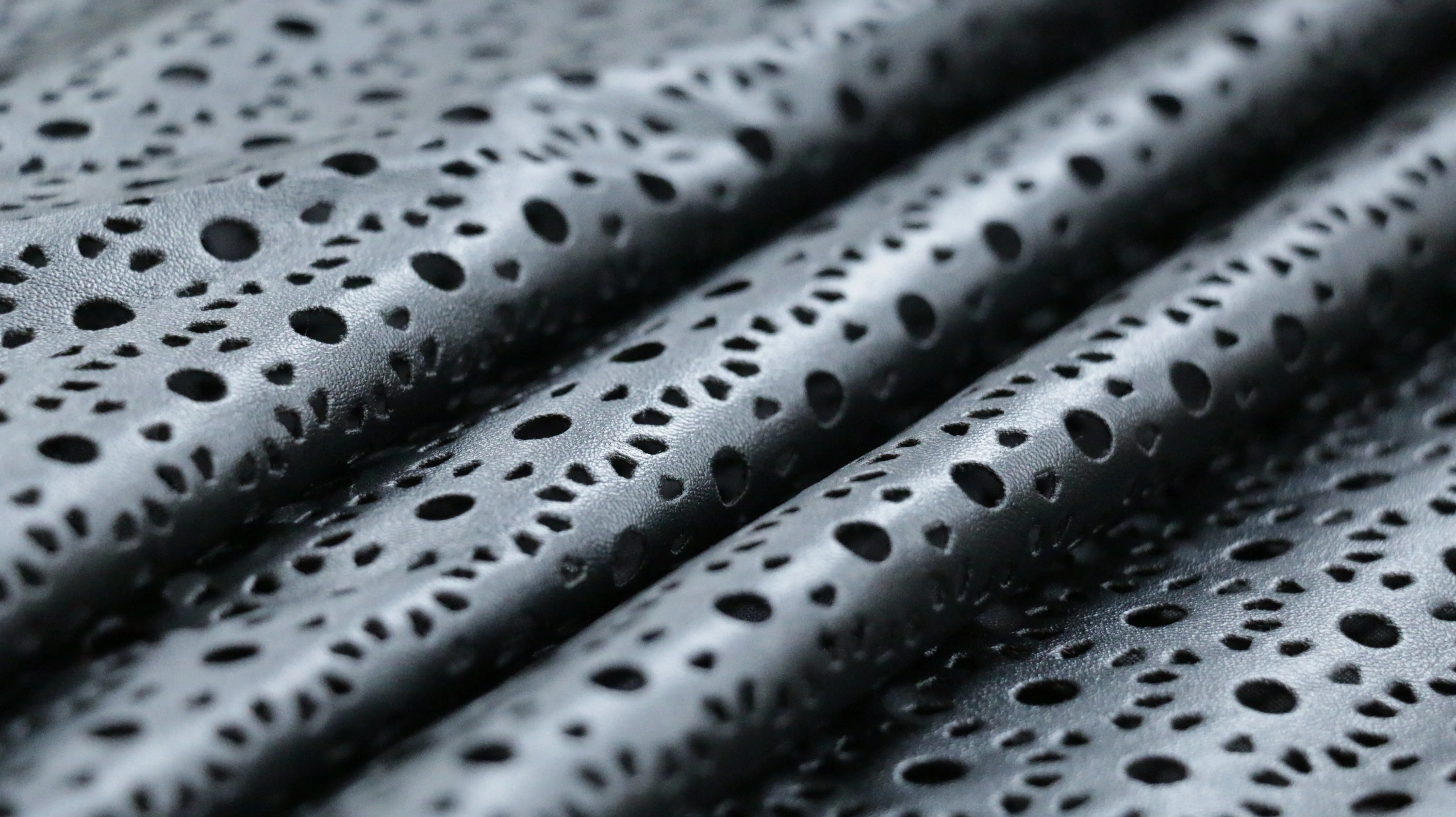 REMNANT 0.60m x 1.50m - LEATHERETTE FABRIC - Lace Style
